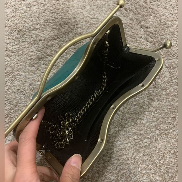 Handmade Genuine Leather Croc-Embossed Double Kisslock Clutch/Crossbody - Picture 15 of 16